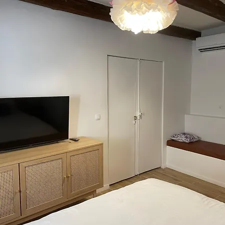 Heat Hostel-3