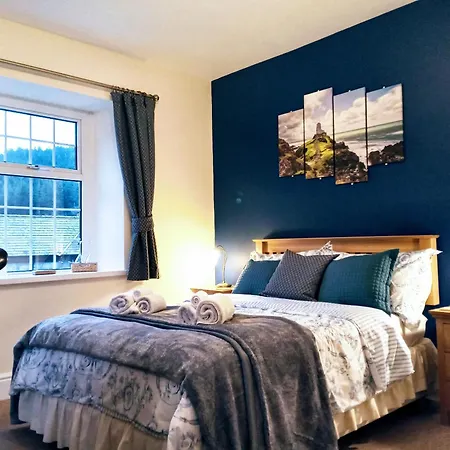 Oakfield House Bed And Breakfast-3