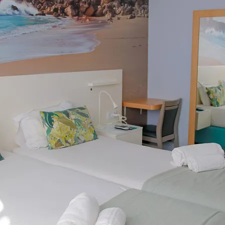 Golden Beach Guest House & Rooftop Bar-3