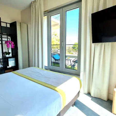 Best Western Journel Hotel & Roof Top Antibes-Juan-Les-Pins-3