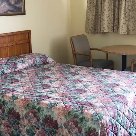 Capri Motel By Oyo Elwood, Wathena-3