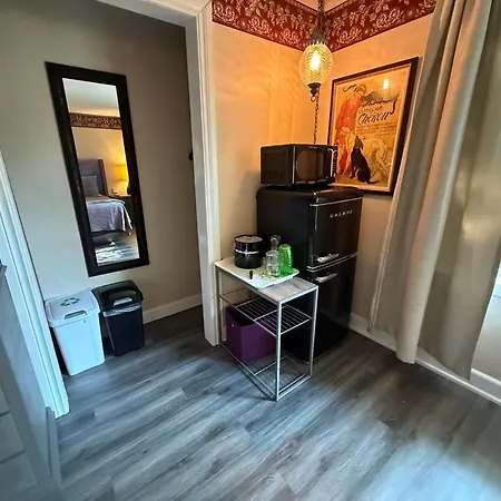 Sherwood Court Cottages & Guest Rooms-3