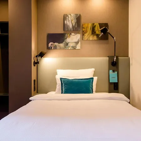 Motel One Amsterdam-Waterlooplein-3