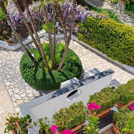 Villa Giardini Luxury Room-2