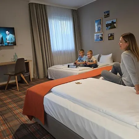 Hotel Alpha-2