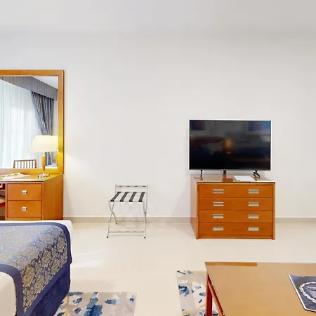 Golden Sands Hotel Apartments-3