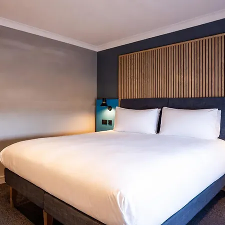 Village Hotel Farnborough-2