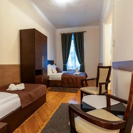 Central Hotel 21-3