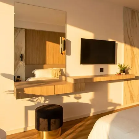 Cavo Maris Beach Hotel & Suites-3