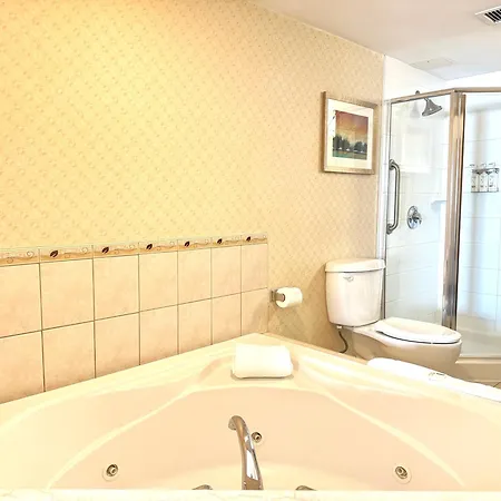 Holiday Inn Express & Suites Riverport Richmond By Ihg-2
