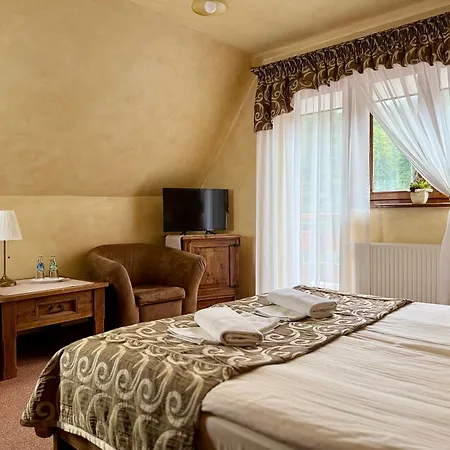 Hotel Dwor Karolowka-3