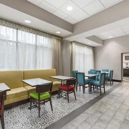 Hampton Inn Birmingham/Leeds-2
