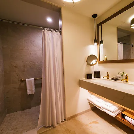 The Rusty Parrot Lodge And Spa-3