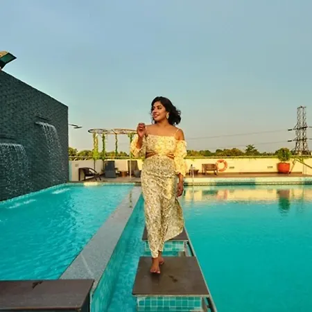 Flora Airport Hotel And Convention Centre Kochi-3