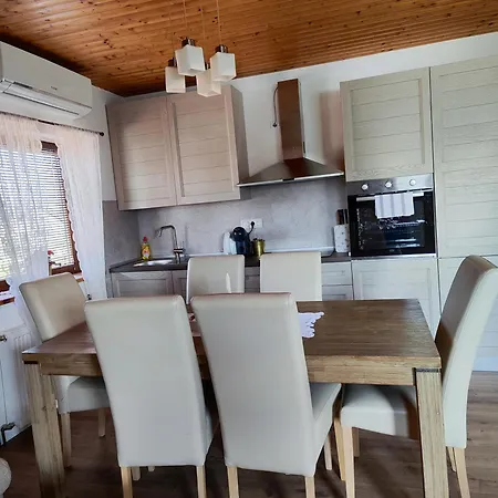 House Leonarda-2