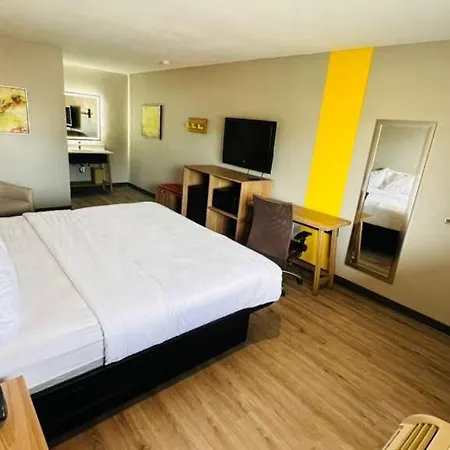 Super 8 By Wyndham Richmond Hill-2