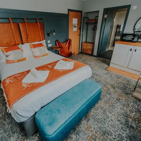 The Hebridean - Rooms & Apartments-3