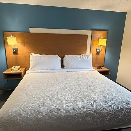 Travelodge By Wyndham Lamoni-2