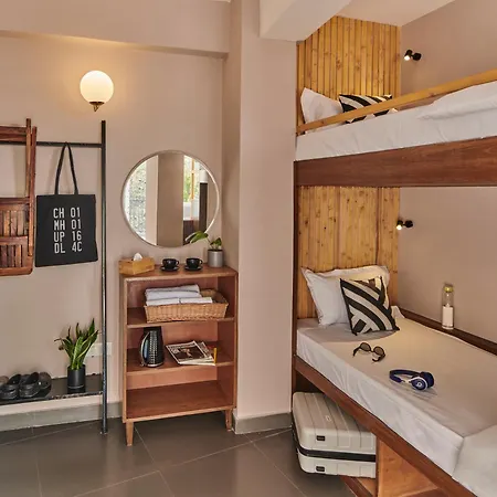 Minimalist Poshtel & Suites-3