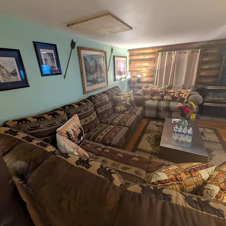 Yellowstone Motel - Adults Only - All Rooms Have Kitchens-3