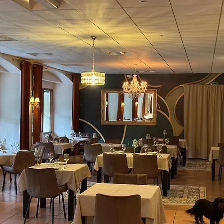 Appart'Hotel Castel Emeraude, Charme et Caractère-2