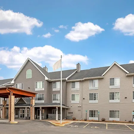 Country Inn & Suites By Radisson, West Bend, Wi-3