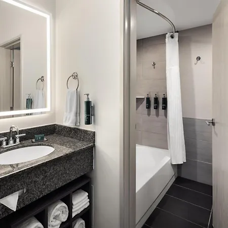 Doubletree By Hilton Racine Harbourwalk-3