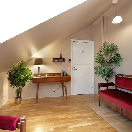 Grettir Guesthouse Downtown Charm-3