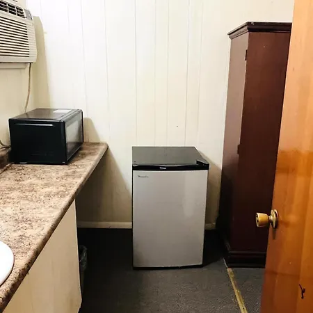 Sparta Motel Near St Louis- Mississippi River Il-3