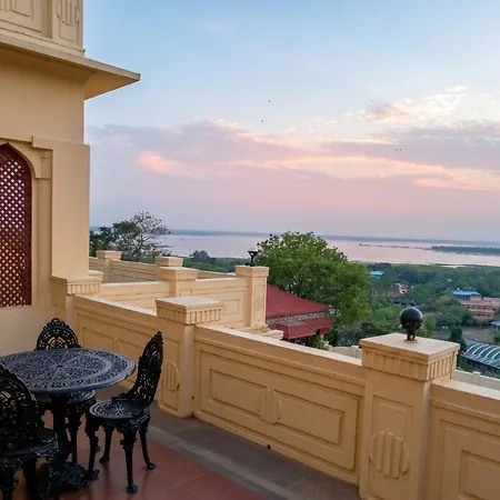 Noor-Us-Sabah Palace-3
