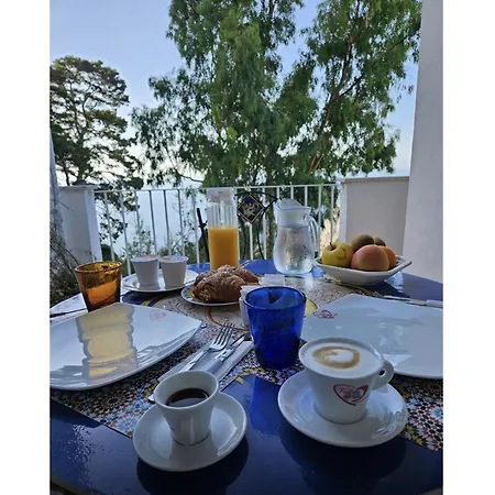 Villacore Capri-3