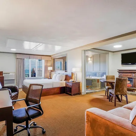 Days Inn By Wyndham Golden-3