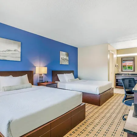 Days Inn By Wyndham Golden-2