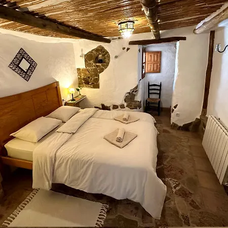Cinco Lunas VEGETARIAN Guesthouse-3