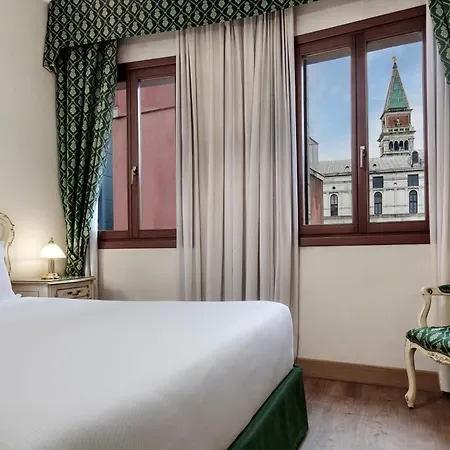 Hotel Commercio&Pellegrino-2