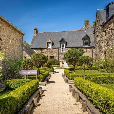 Manoir Des Douets Fleuris-2