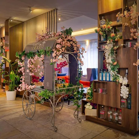 Doubletree By Hilton London Angel Kings Cross-2