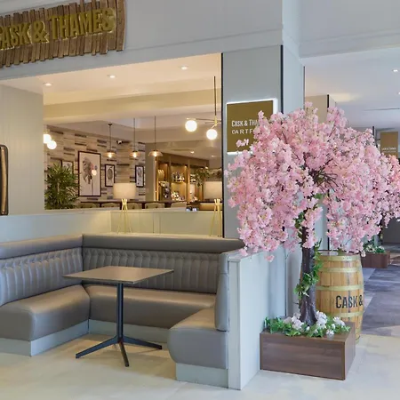 Doubletree By Hilton Dartford Bridge-3
