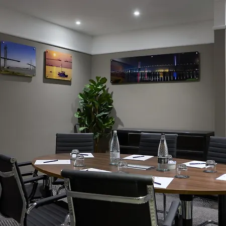 Doubletree By Hilton Dartford Bridge-2