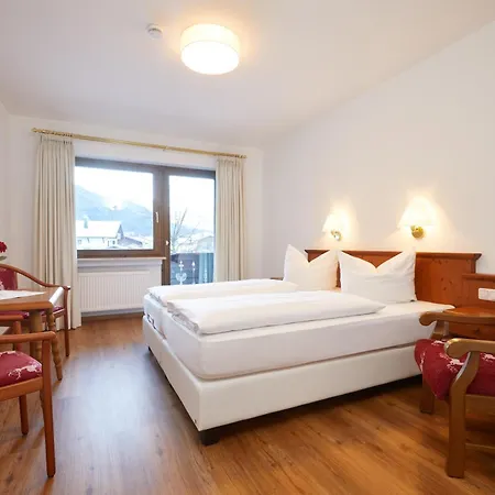 Hotel Garni Zugspitz-3