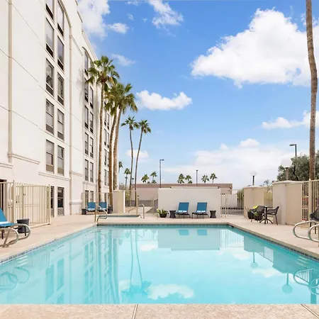 Hampton Inn Phoenix-Chandler-3