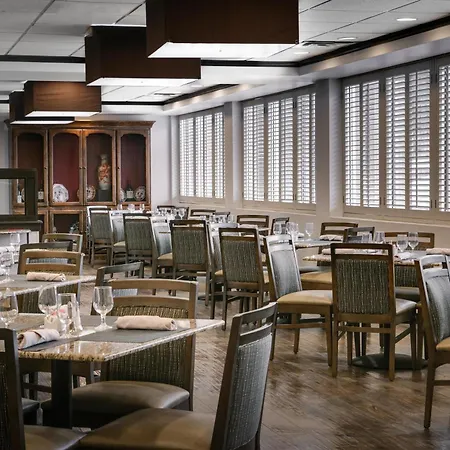 Doubletree By Hilton Dallas Market Center-3