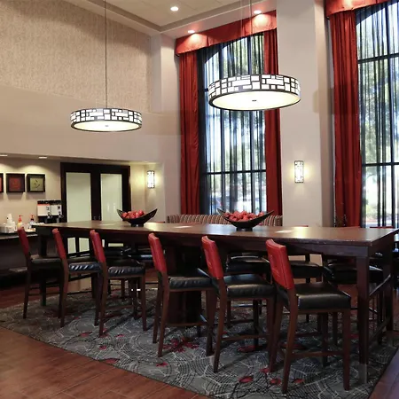 Hampton Inn & Suites Temecula-3