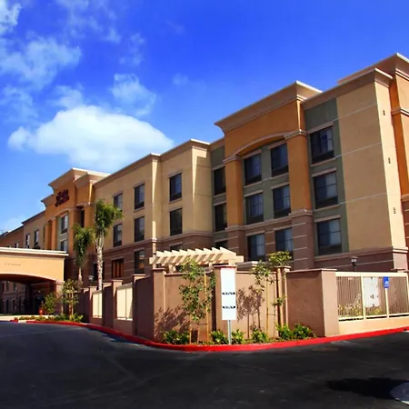 Hampton Inn & Suites Seal Beach-3