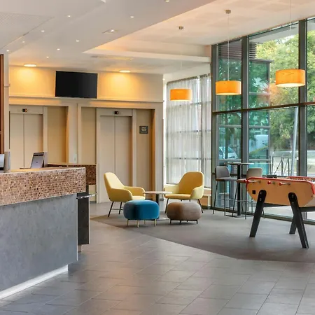 Courtyard By Marriott Paris Saint Denis-2