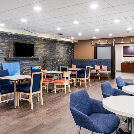 Hampton Inn Auburn-2
