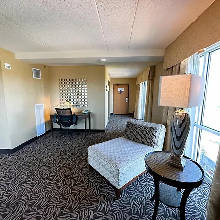 Doubletree By Hilton Bay City - Riverfront-2