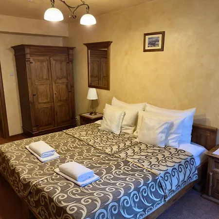Hotel Dwor Karolowka-3
