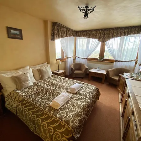 Hotel Dwor Karolowka-2