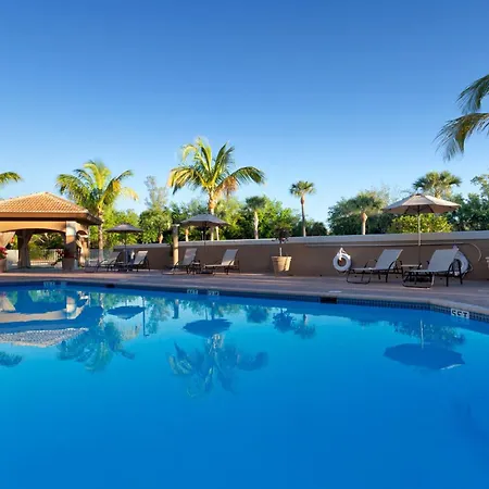 Holiday Inn Express & Suites Naples Downtown - 5Th Avenue By Ihg-3